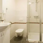 里奇酒店 3*